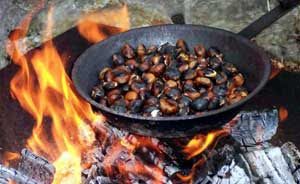 Castañas asadas, típicas en Fiesta de Todos los Santos